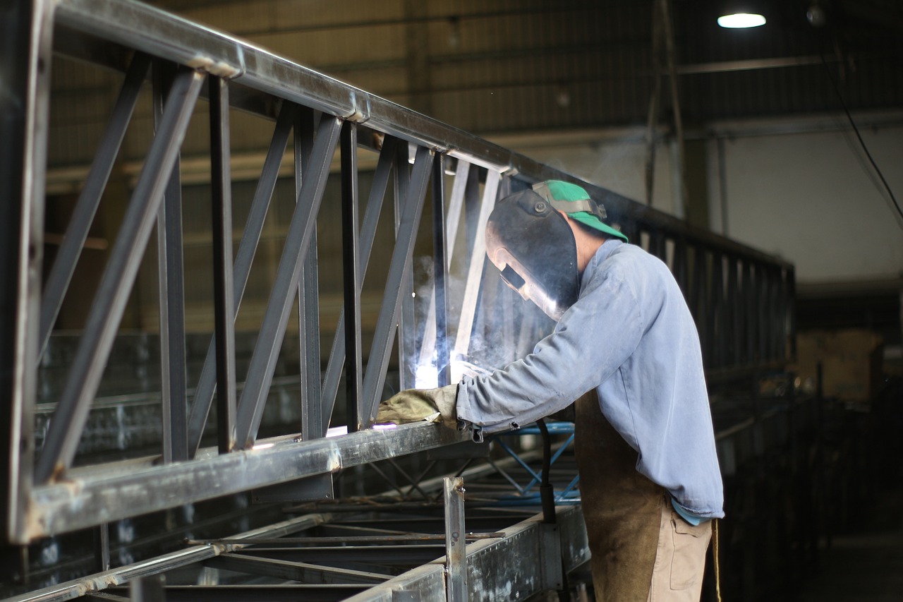 welding, steel, man-6252829.jpg